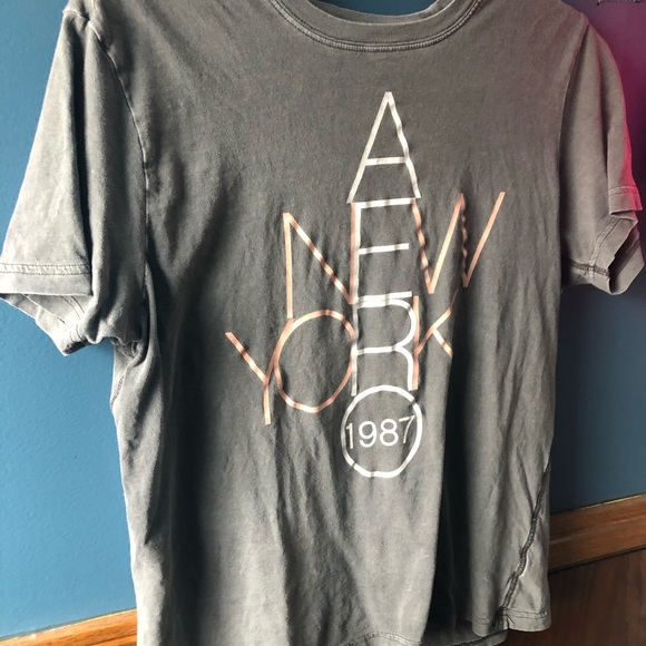Aeropostale Graphic T-shirt - Picture 3 of 4